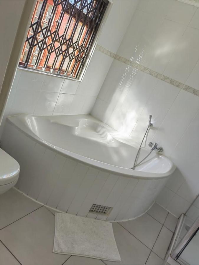 Obaa Sima Guest House Mthatha Bagian luar foto